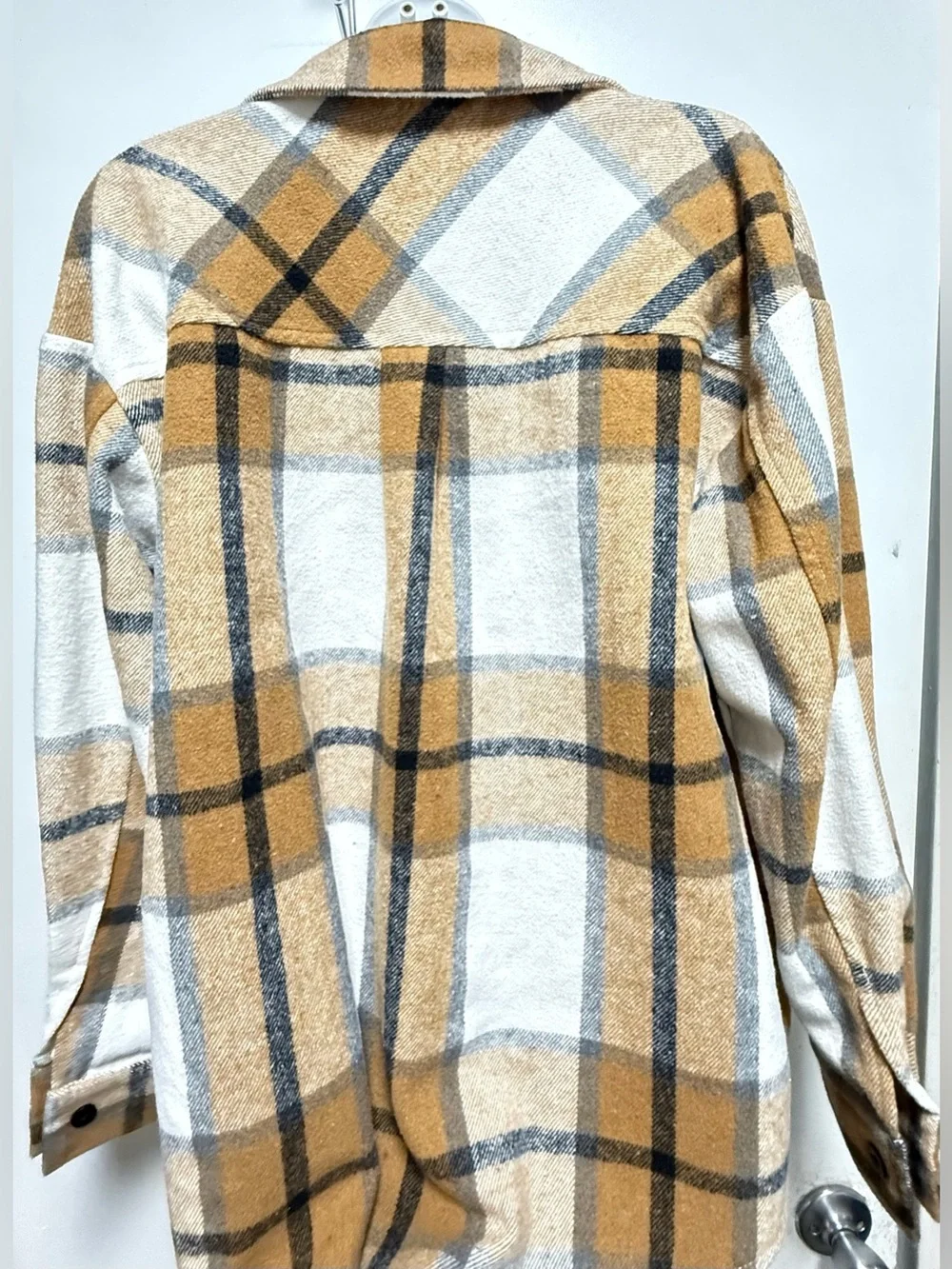 Classic Plaid Button-Front Women’s Sweater Jacket - Tan & White